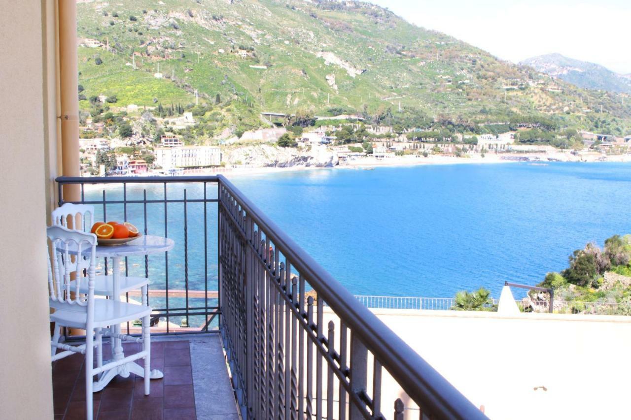 Taonasi Mazzaro Apartments Taormina Bagian luar foto